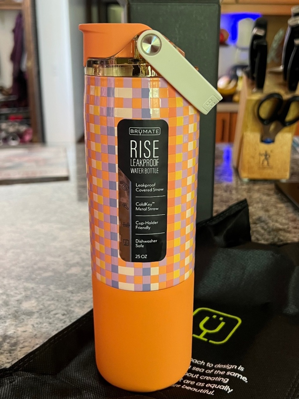 BruMate Rise 25 oz in VIBE CHECK